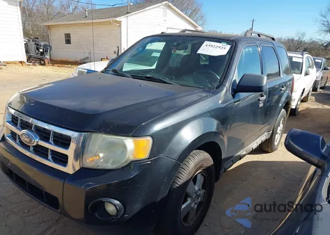 2010 Ford Escape Xlt z USA, uszkodzony, nr VIN 1FMCU0D73AKC85092